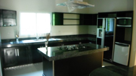 DISEÑO Y CONSTRUCCIÓN DE COCINAS INTEGRALES