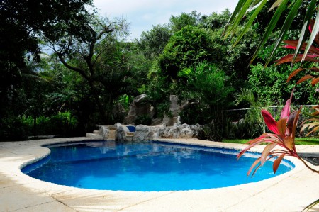 DISEÑO Y CONSTRUCCIÓN DE ALBERCAS RESIDENCIALES