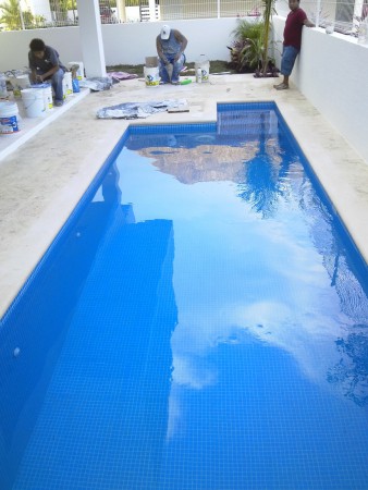 DISEÑO Y COSNTRUCCIÓN DE ALBERCAS RESIDENCIALES